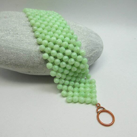 Woven Uranium glass bead bracelet - Picture 9 of 11